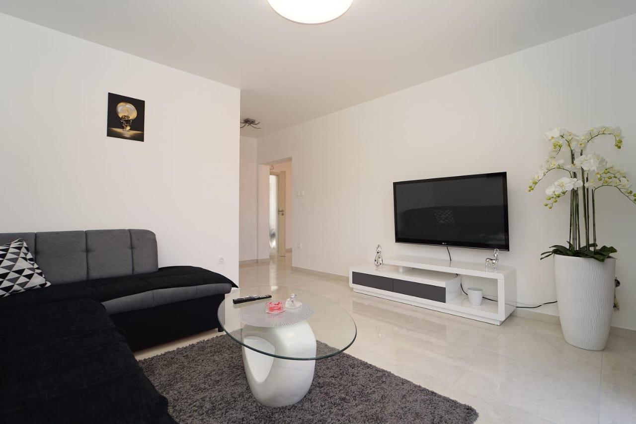 Apartman Tessa เวลาลูกา ภายนอก รูปภาพ