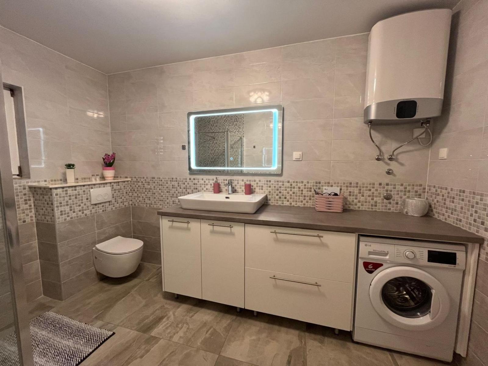 Apartman Tessa เวลาลูกา ภายนอก รูปภาพ